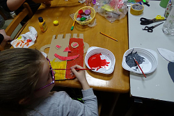 Artystyczna piwnica - piątkowe spotkanie kolorowej maski etno